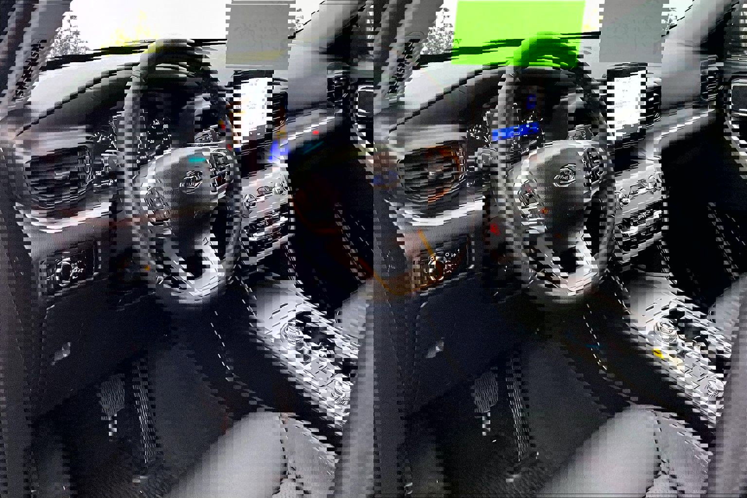 Used 2024 Ford Explorer XLT image 14