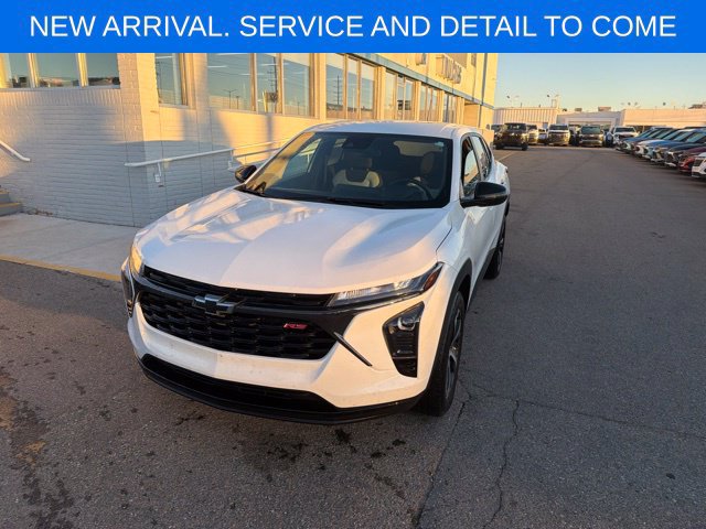 Certified 2024 Chevrolet Trax RS w/ Driver Confidence Package FWD image 2