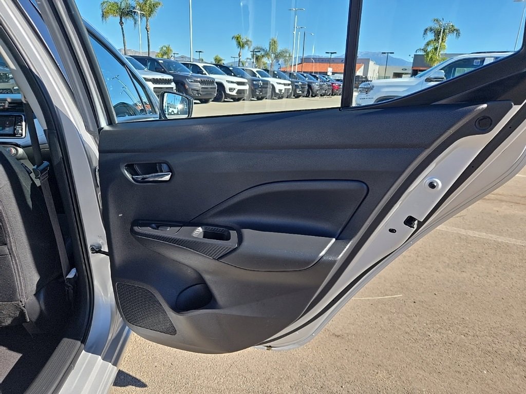 Used 2023 Nissan Versa SV image 32