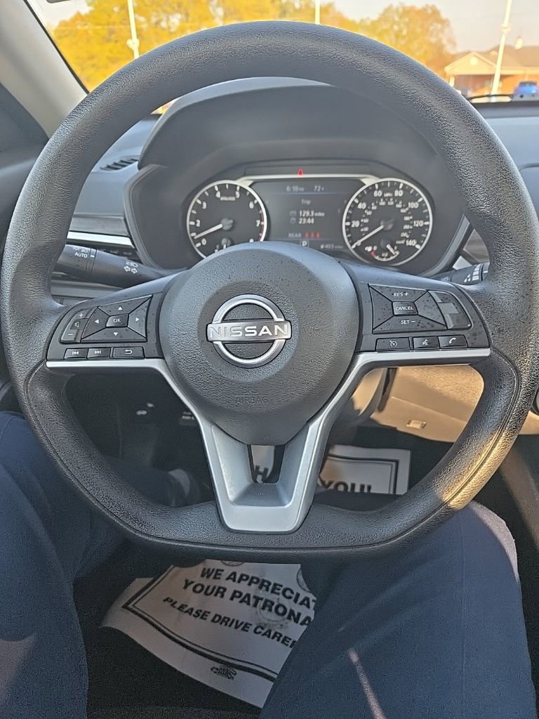 Used 2025 Nissan Altima 2.5 SV image 14