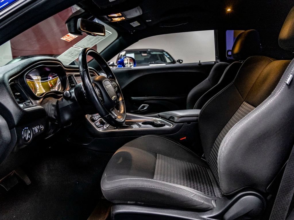 Used 2019 Dodge Challenger R/T RWD image 17