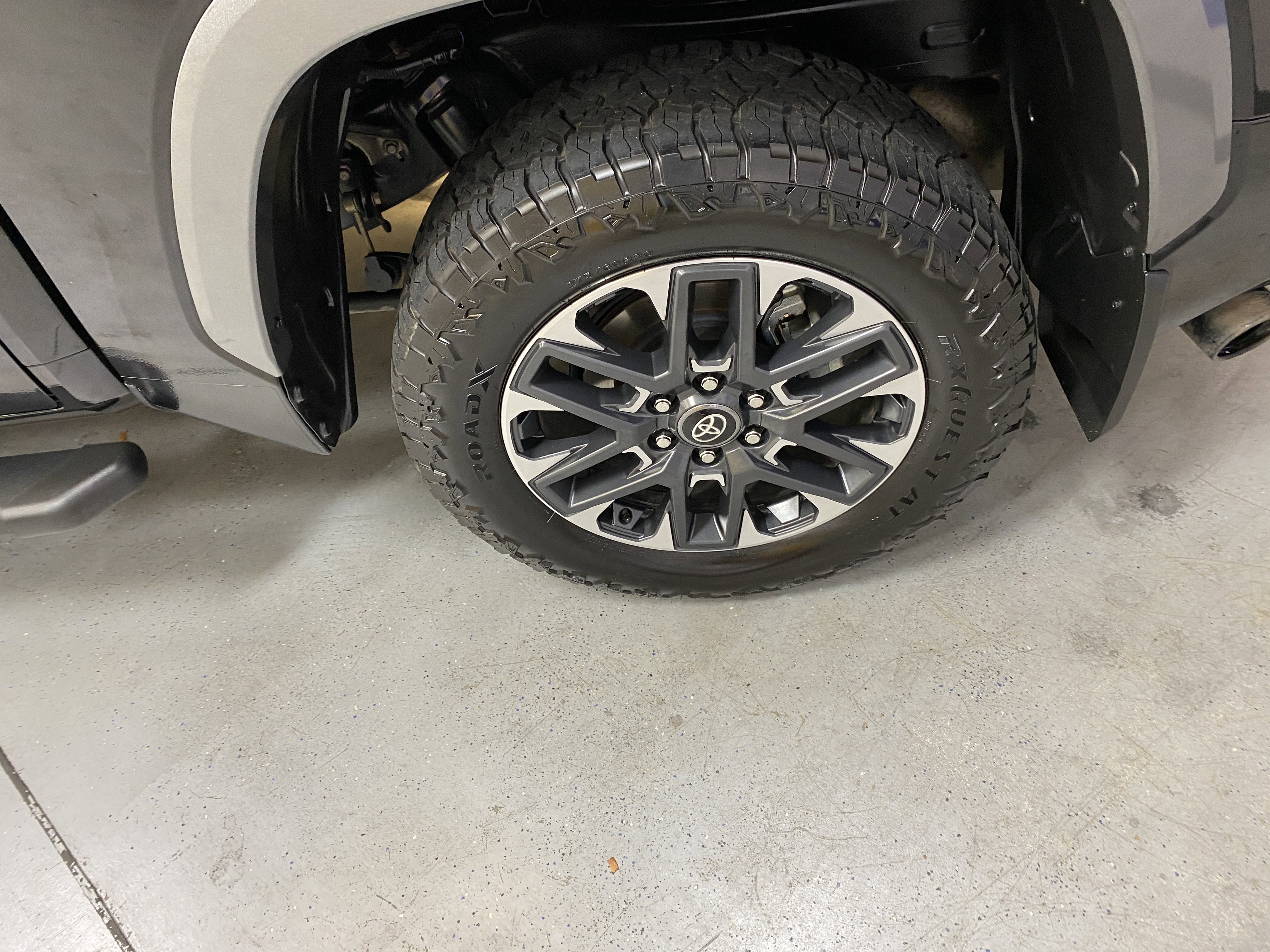 Used 2025 Toyota Tundra Limited w/ Power Package image 12