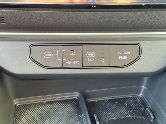 Used 2025 Kia Carnival SX w/ SX Dark Edition Package image 53