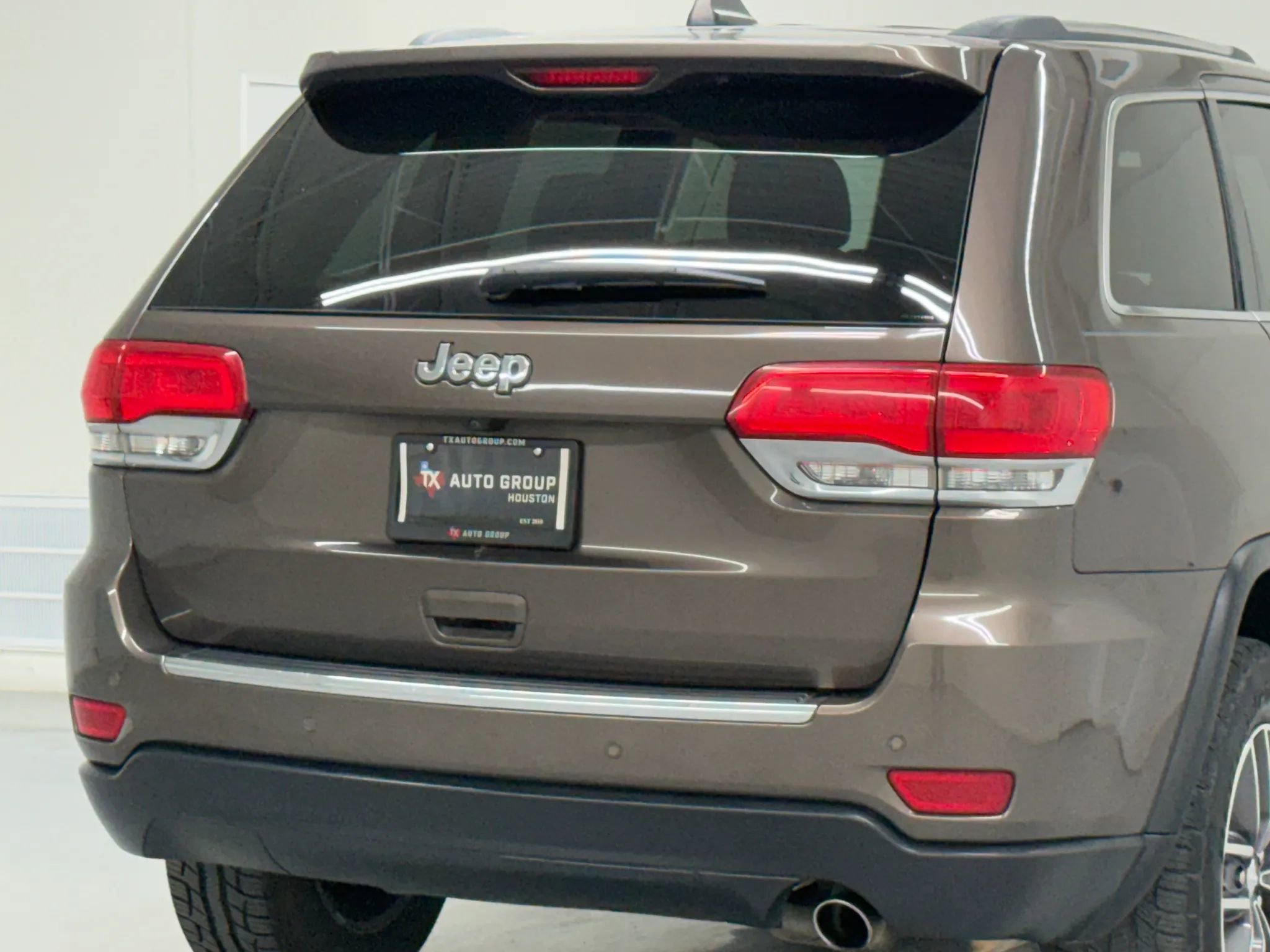 Used 2017 Jeep Grand Cherokee Limited RWD image 41