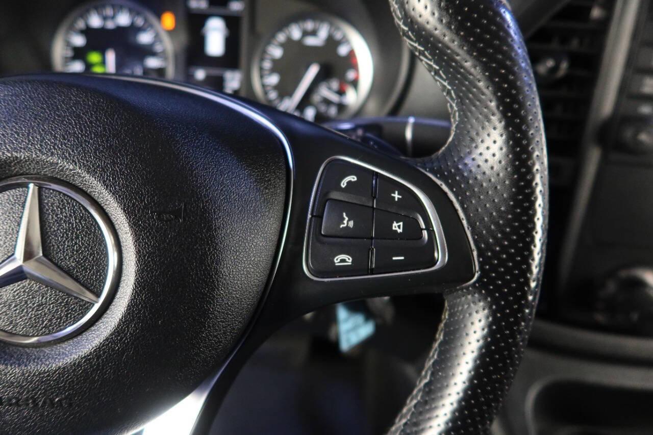 Used 2021 Mercedes-Benz Metris image 27