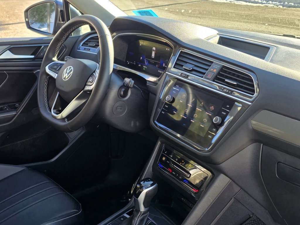 Used 2024 Volkswagen Tiguan SE image 22