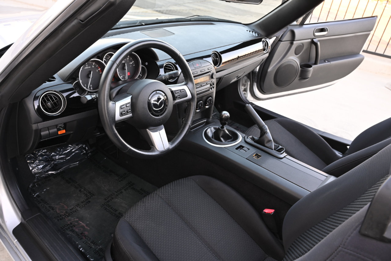 Used 2007 MAZDA MX-5 Miata Touring w/ Suspension Pkg image 16