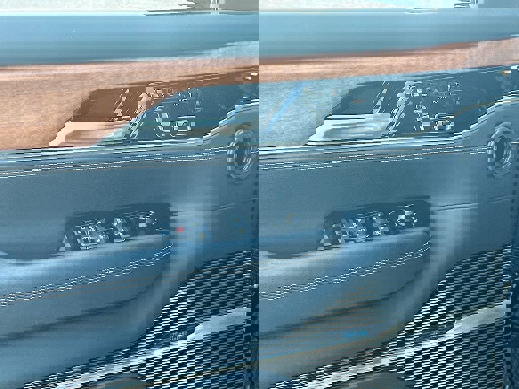 New 2024 Jeep Grand Wagoneer Series III w/ Rear Seat Video Group 1 image 20