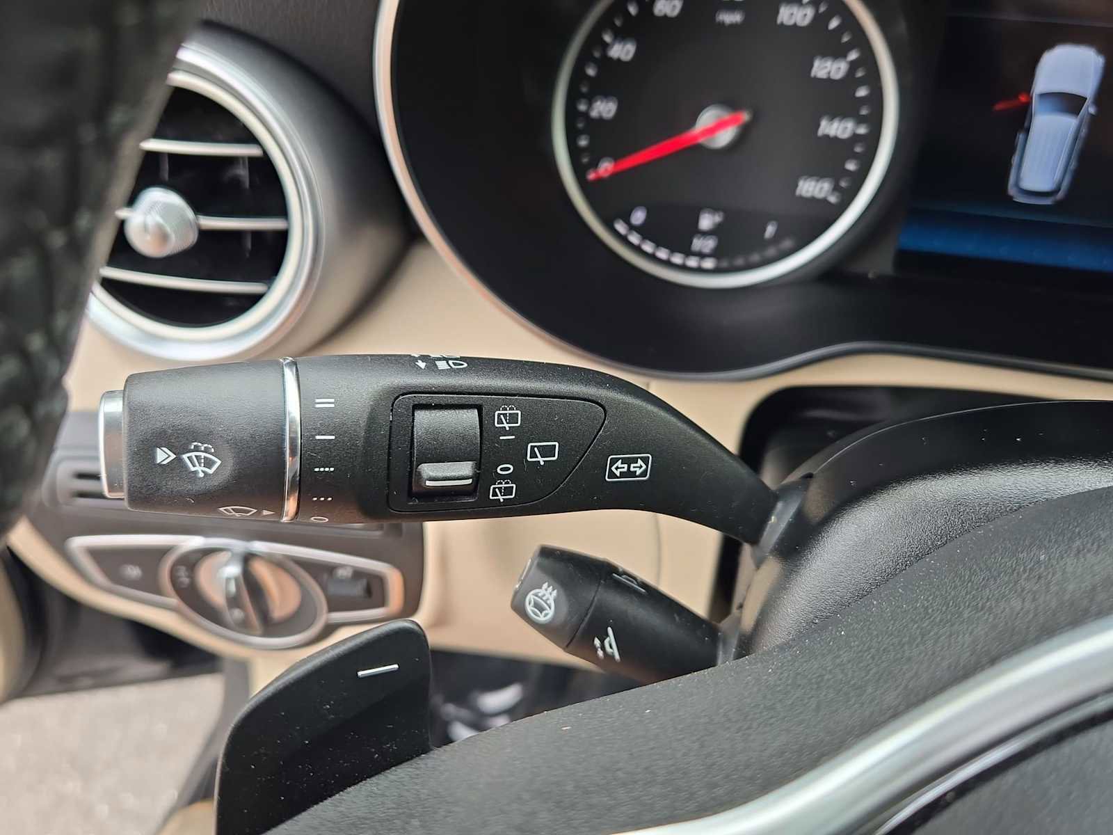 Used 2022 Mercedes-Benz GLC 300 4MATIC image 24