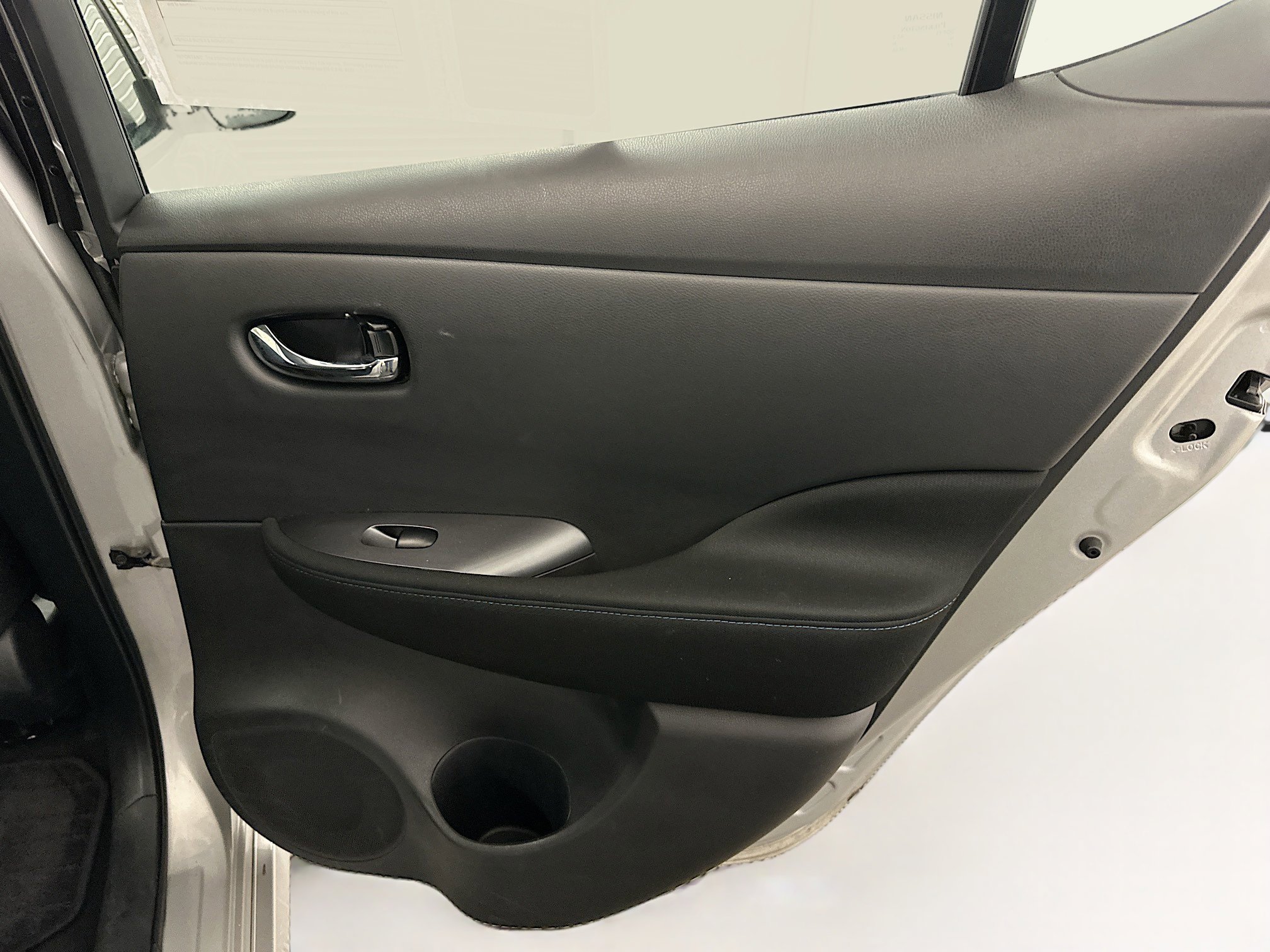 Used 2024 Nissan Leaf S image 30