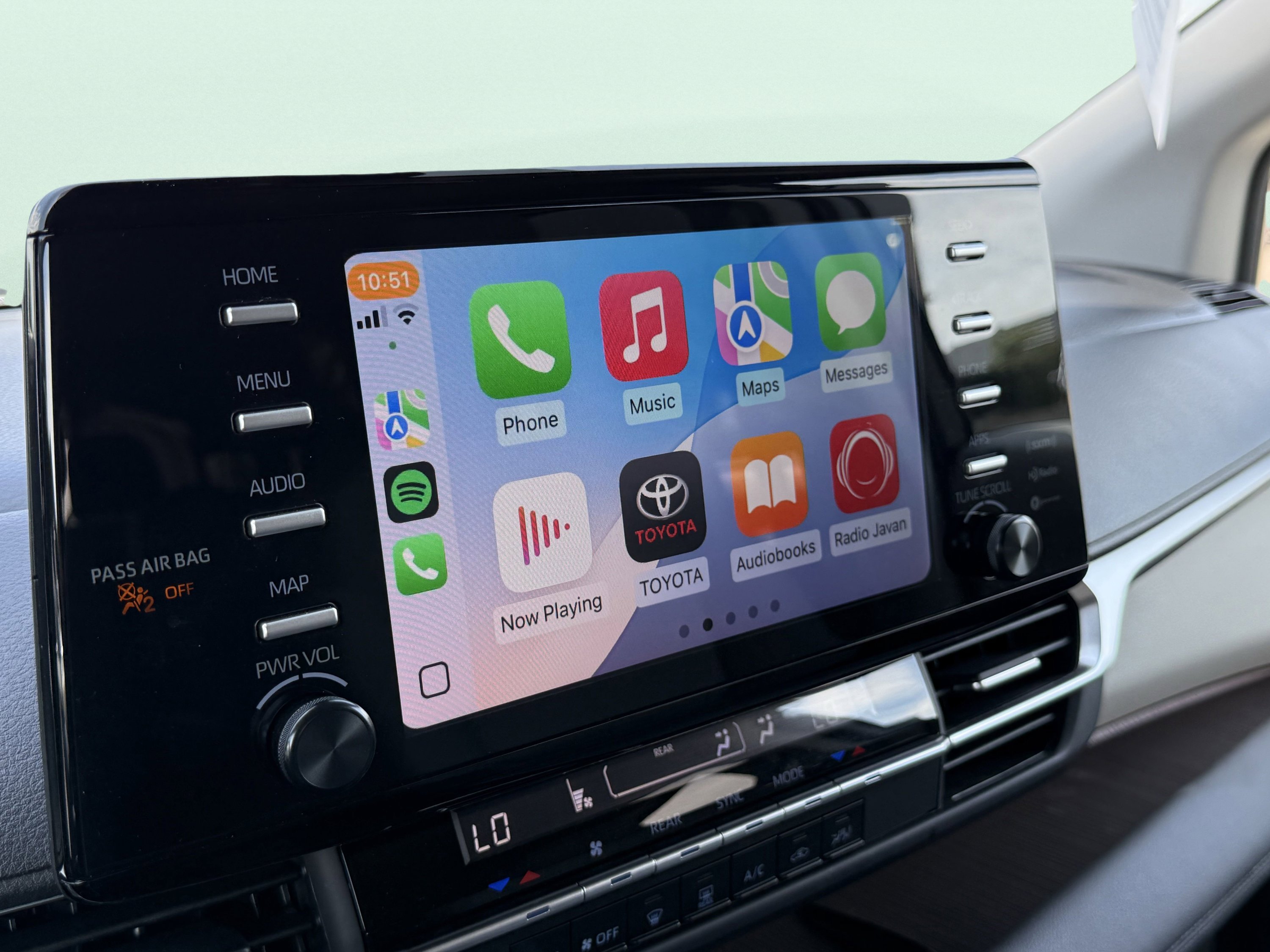 Used 2024 Toyota Sienna LE image 86