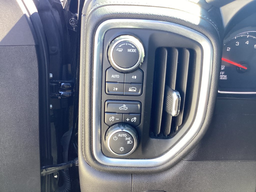 Used 2021 Chevrolet Silverado 1500 LT AWD/4WD image 17