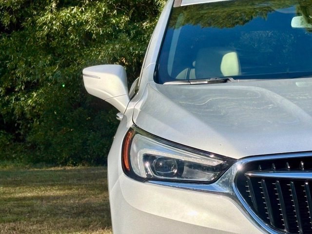Used 2020 Buick Enclave Premium w/ Sun and Sites Package FWD image 11