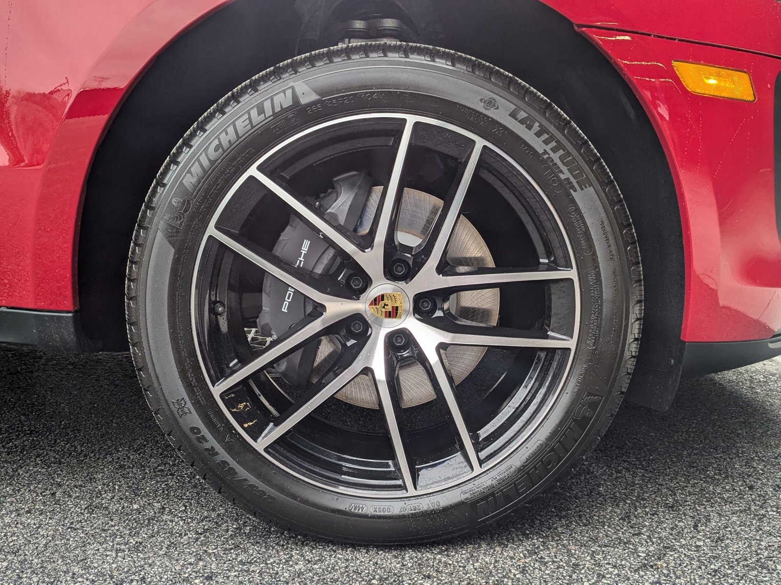 Used 2025 Porsche Macan image 29