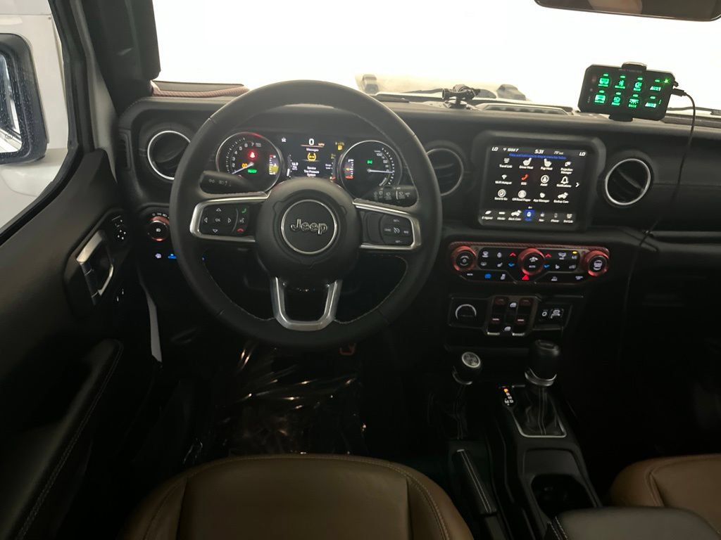 Used 2023 Jeep Wrangler Unlimited Sahara w/ Cold Weather Group AWD/4WD image 32