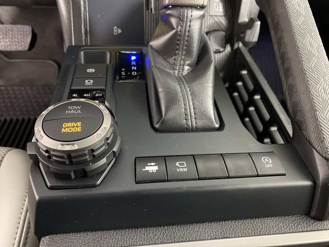 Used 2025 Toyota Tacoma Limited AWD/4WD image 23