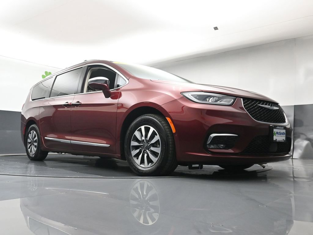 Used 2021 Chrysler Pacifica Limited w/ Premium & Safety Sphere Group image 24