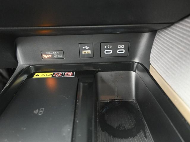 Certified 2025 Toyota Camry SE w/ Convenience Package FWD image 4