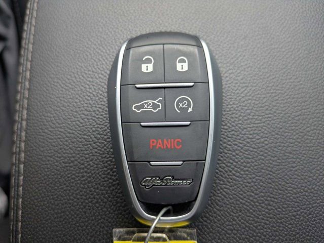Used 2023 Alfa Romeo Stelvio Estrema AWD/4WD image 31