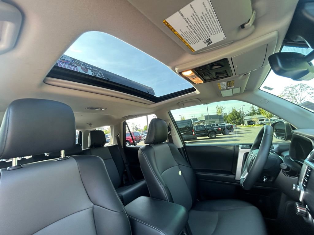 Used 2022 Toyota 4Runner SR5 Premium image 28