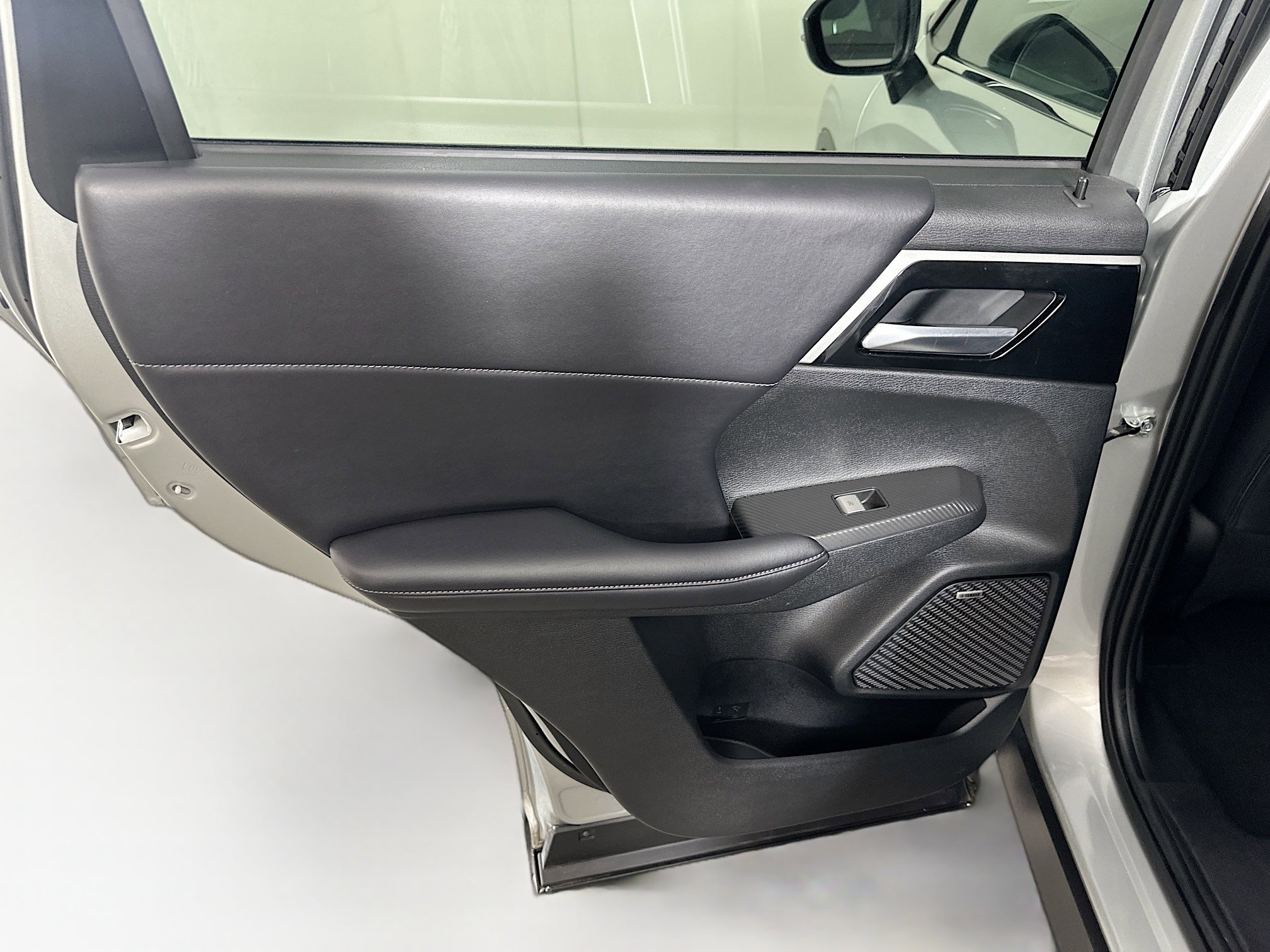 Used 2025 Mitsubishi Outlander SE AWD/4WD image 26