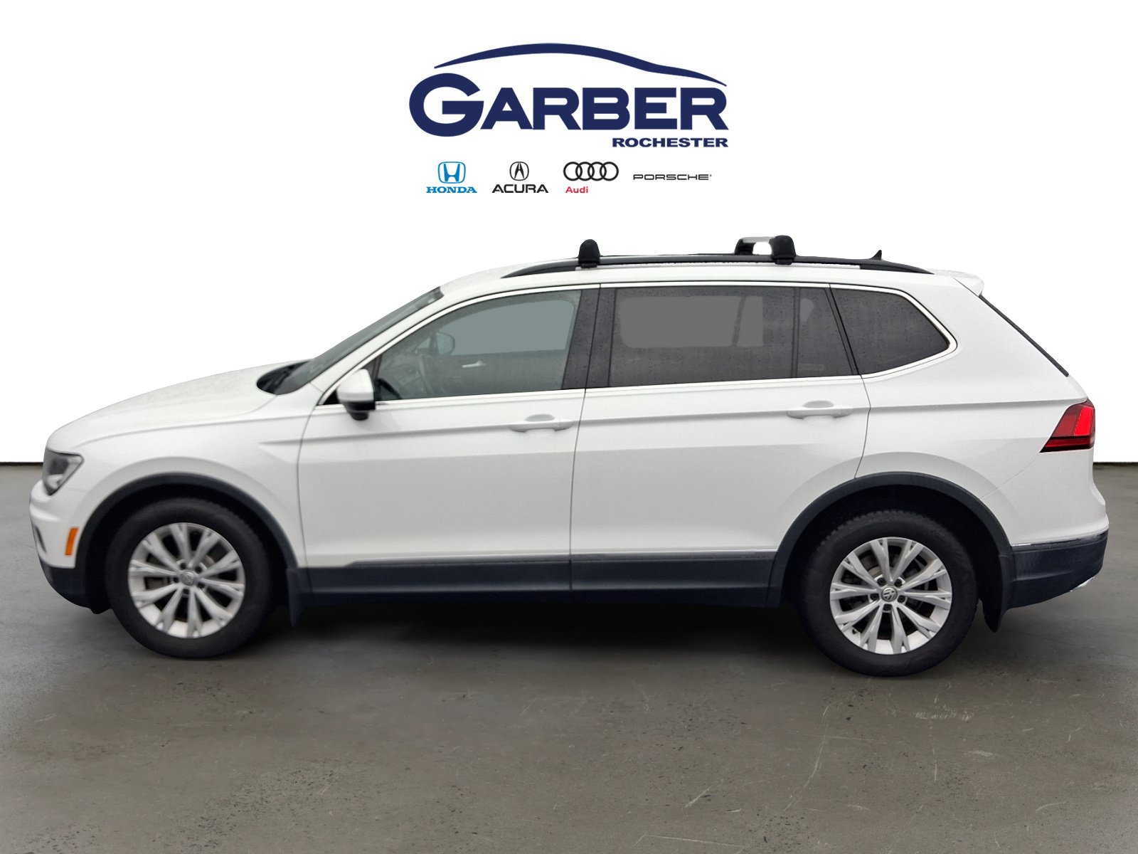 Used 2018 Volkswagen Tiguan SE w/ Front Fog Lights Package AWD/4WD image 2