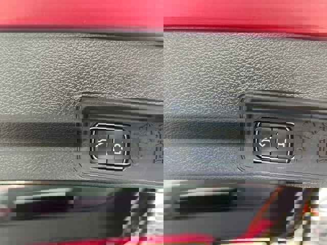 Certified 2022 Ford Explorer XLT w/ Equipment Group 202A image 27