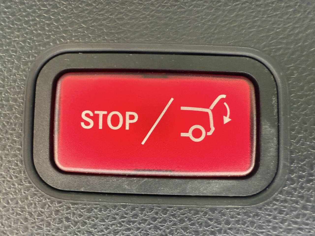 Used 2015 Mercedes-Benz GLK 350 4MATIC image 36