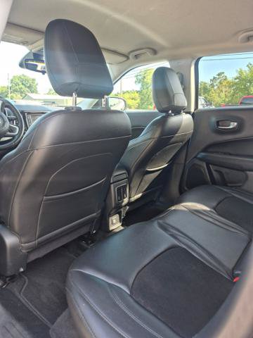 Used 2018 Jeep Compass Latitude FWD image 15