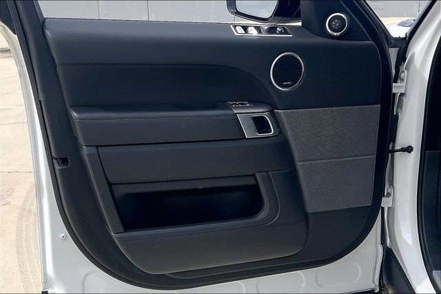 Used 2020 Land Rover Range Rover Sport HSE image 27