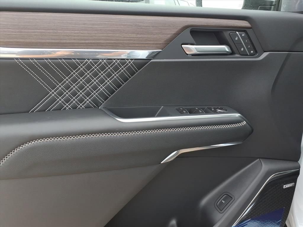 New 2026 GMC Acadia Denali w/ Super Cruise Package image 12