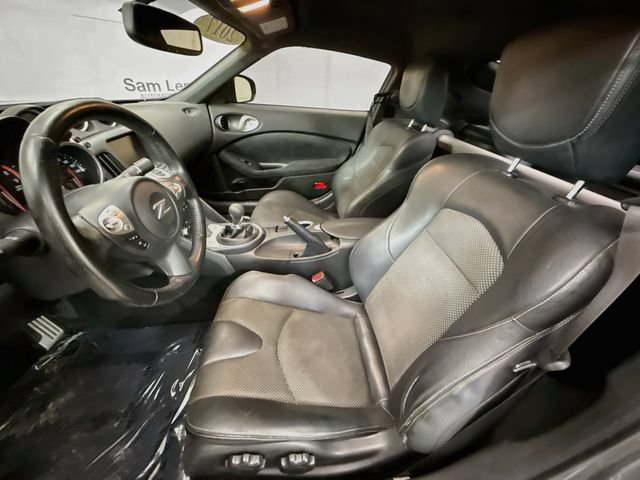 Used 2017 Nissan 370Z Touring RWD image 20