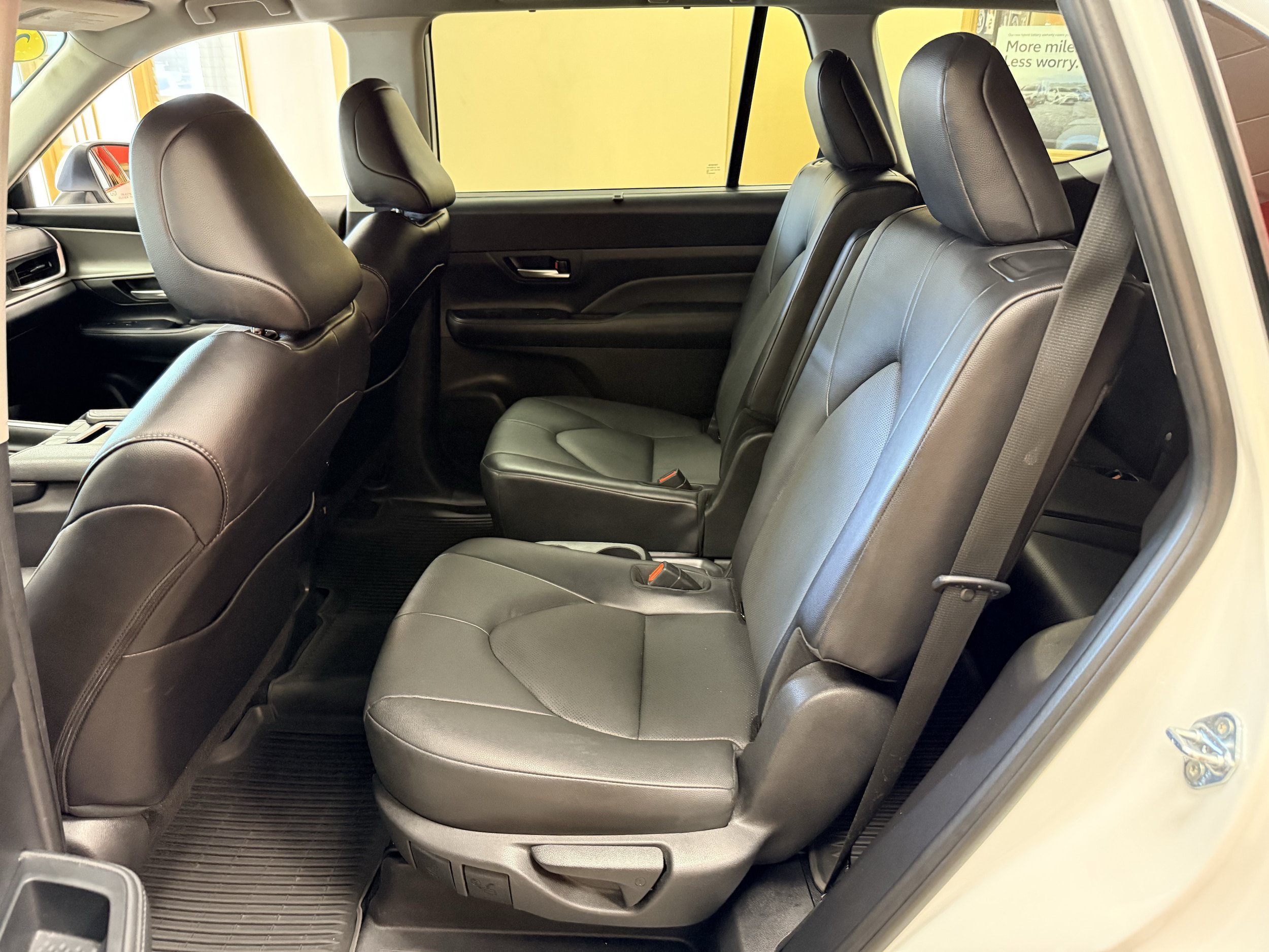 Used 2024 Toyota Grand Highlander AWD image 8