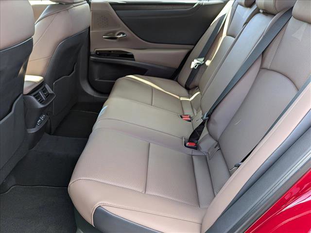 Used 2025 Lexus ES 300h w/ Premium Package image 14