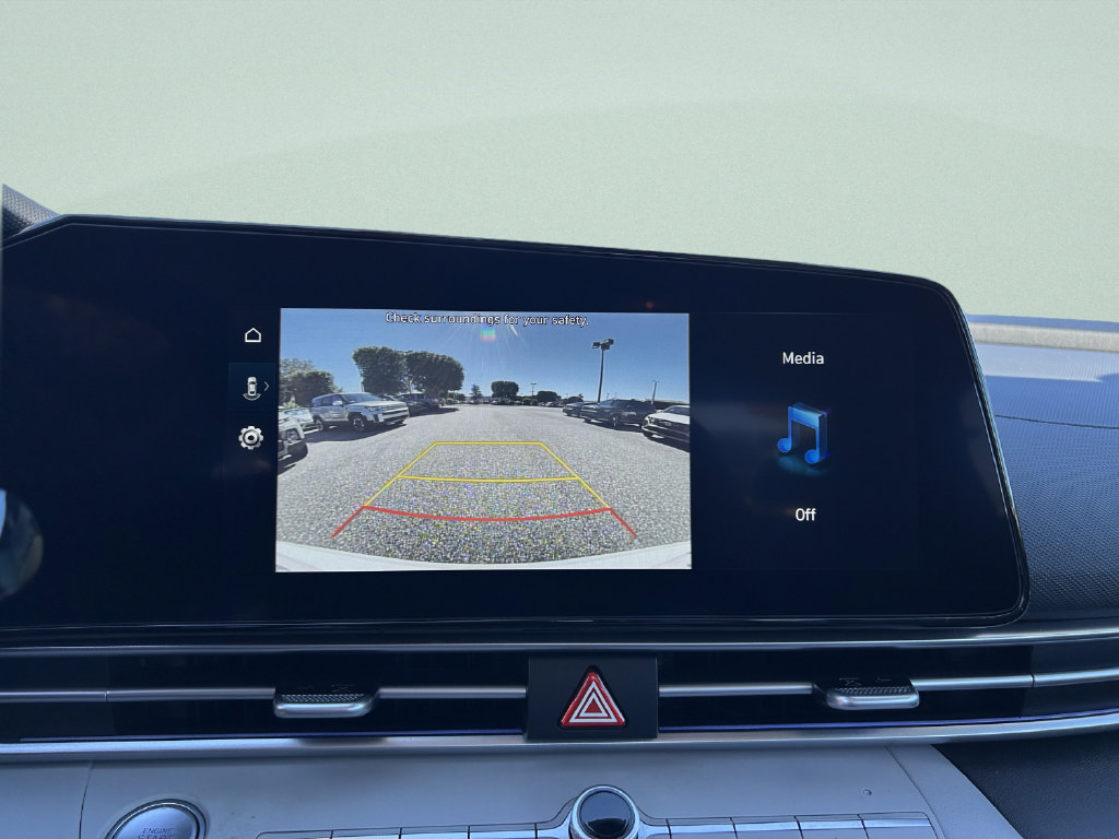 Certified 2025 Hyundai Elantra Limited FWD image 27