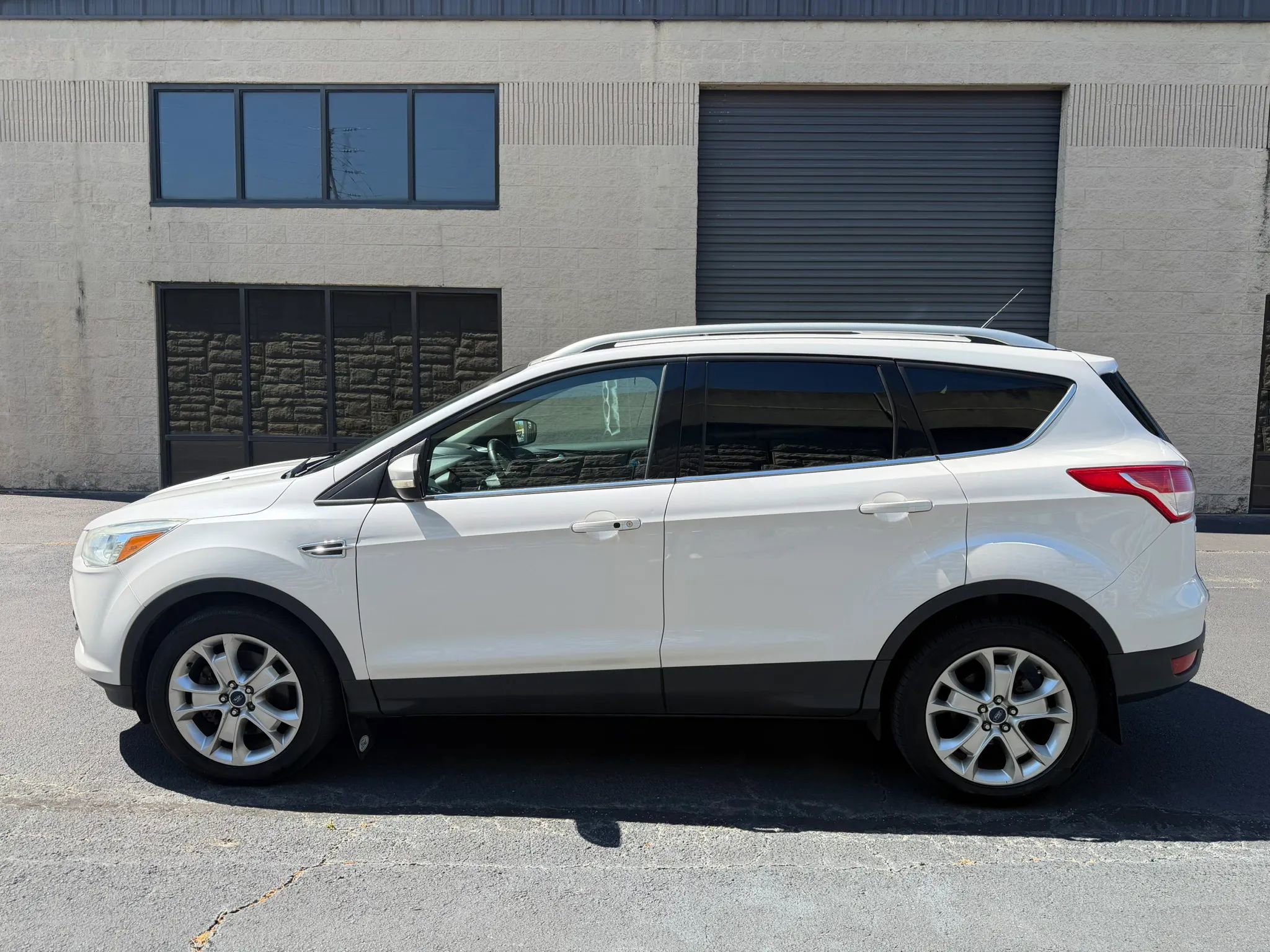Used 2016 Ford Escape Titanium AWD/4WD image 3