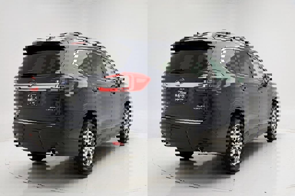 Used 2023 Subaru Ascent Premium w/ Convenience Package image 9