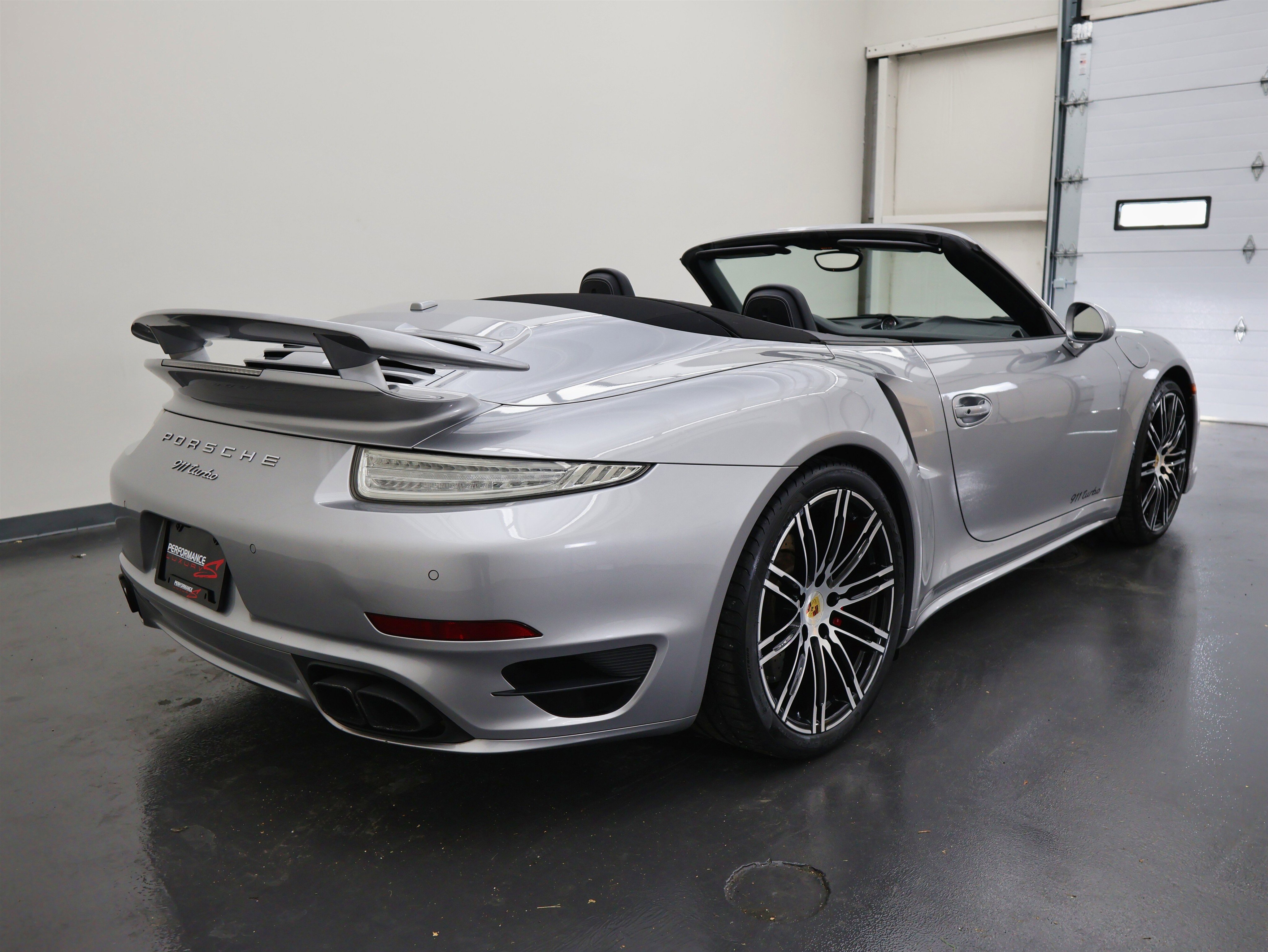 Used 2016 Porsche 911 Turbo image 4