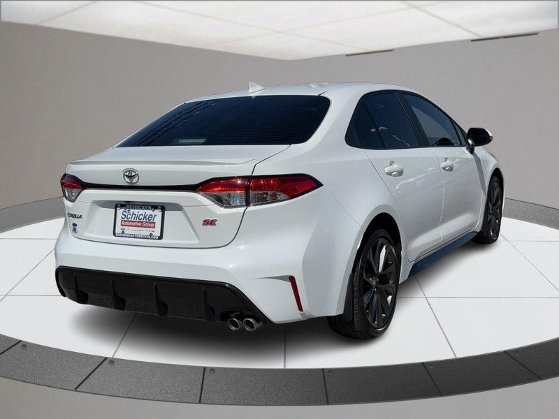 Used 2024 Toyota Corolla SE FWD image 3