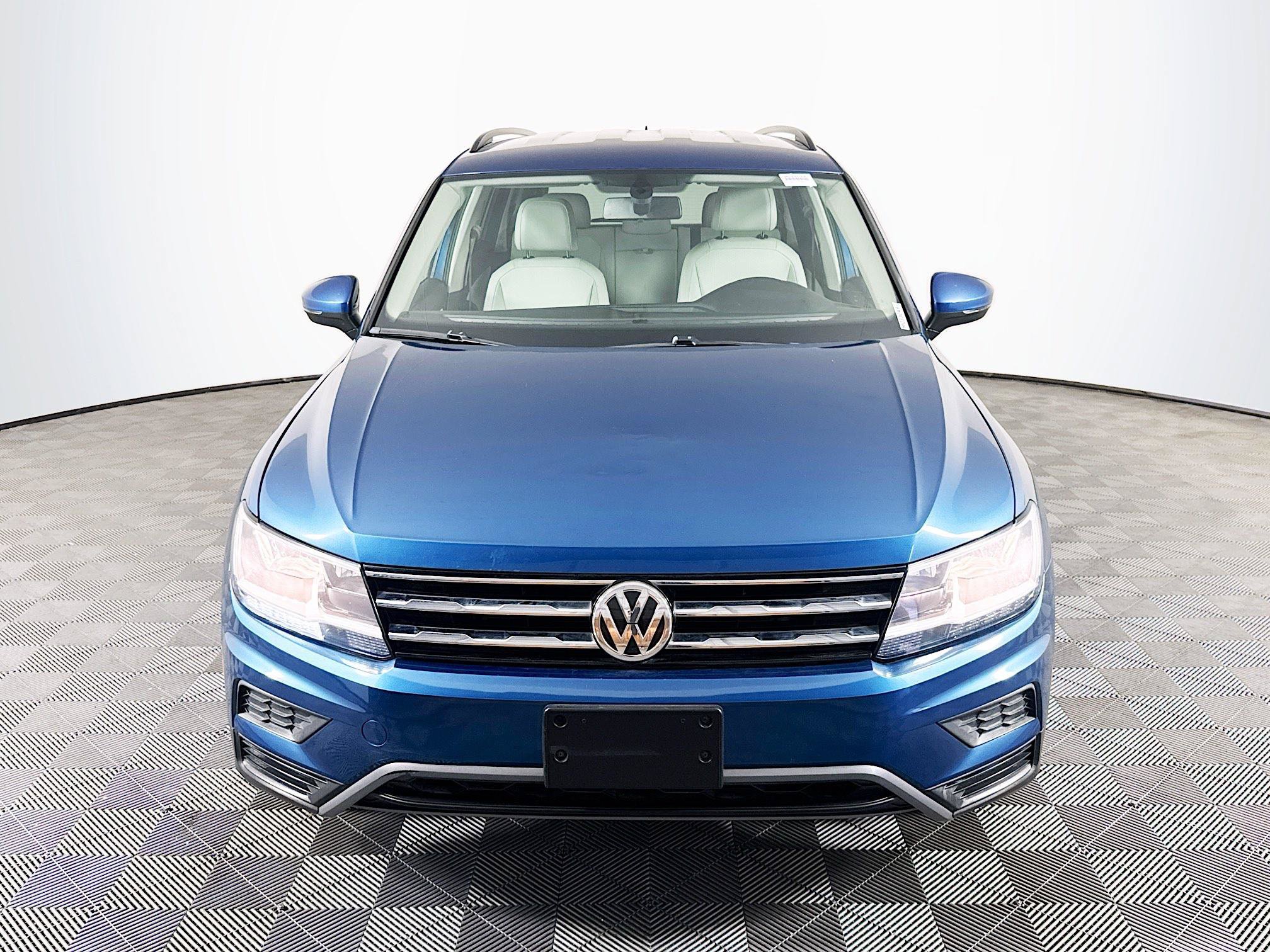 Used 2019 Volkswagen Tiguan SE FWD image 2