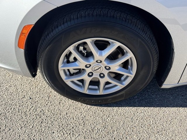 Used 2024 Chrysler Pacifica Touring-L image 8