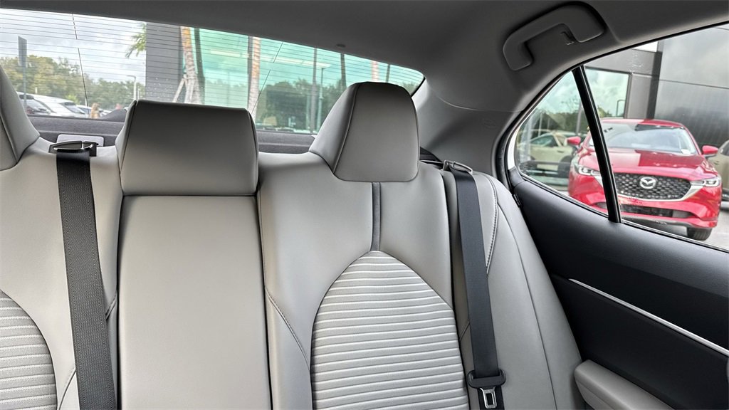 Used 2020 Toyota Camry SE image 20