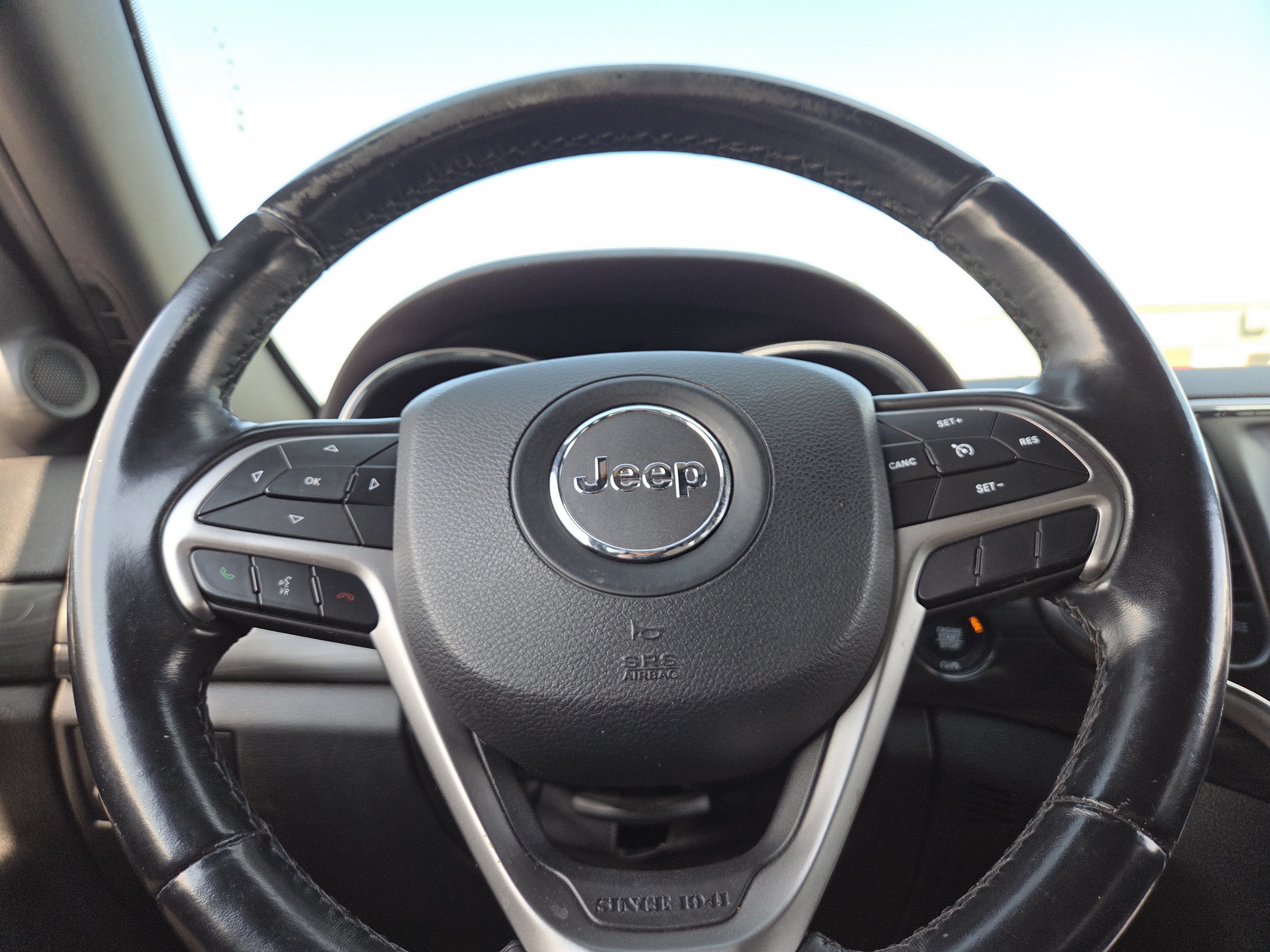 Used 2020 Jeep Grand Cherokee Laredo AWD/4WD image 10