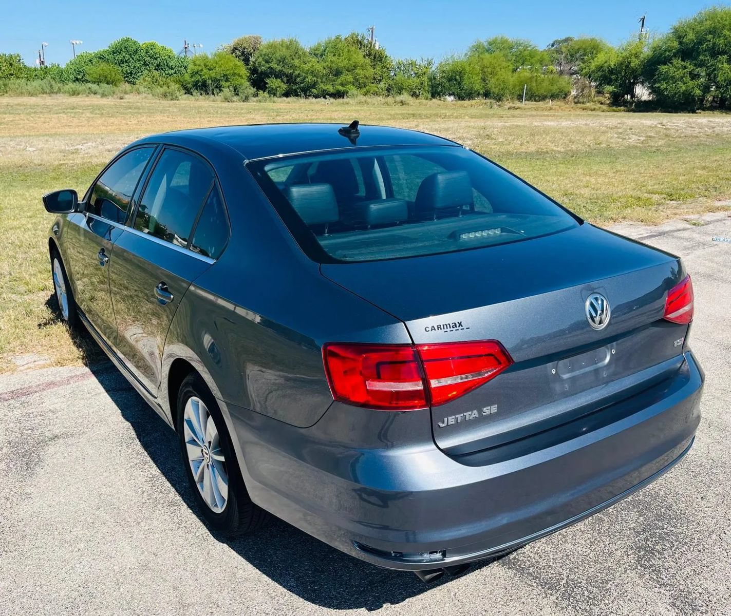 Used 2015 Volkswagen Jetta SE FWD image 6