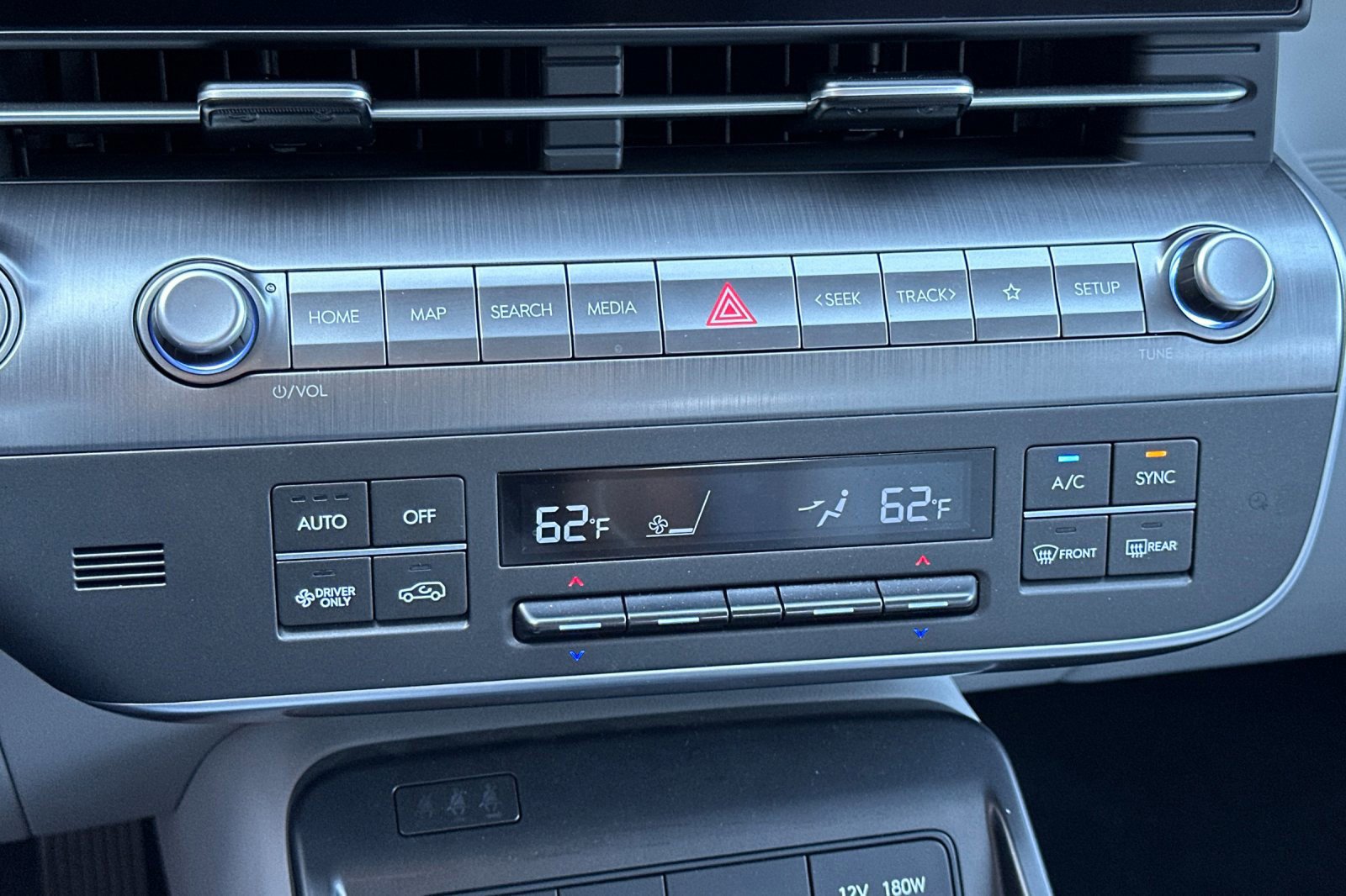 Used 2024 Hyundai Kona SE image 21