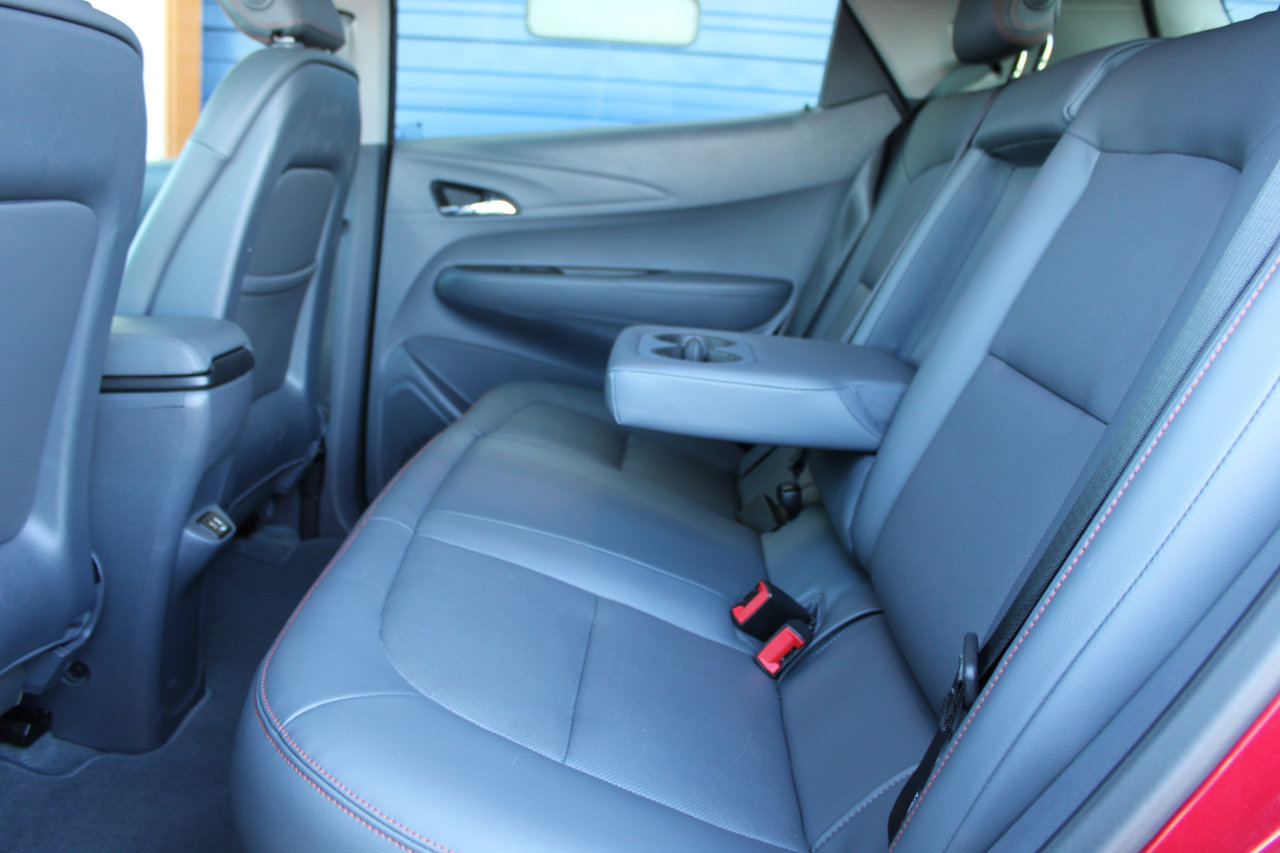 Used 2020 Chevrolet Bolt Premier w/ Infotainment Package image 36