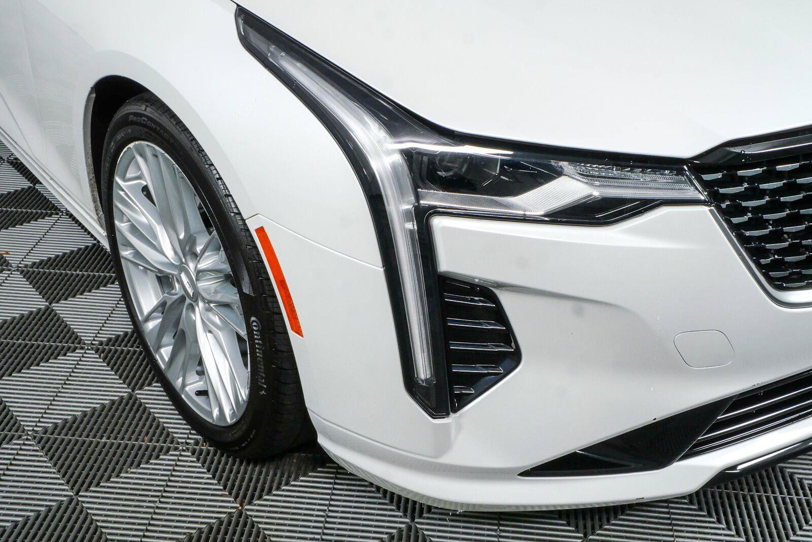 Used 2021 Cadillac CT4 Premium Luxury RWD image 36
