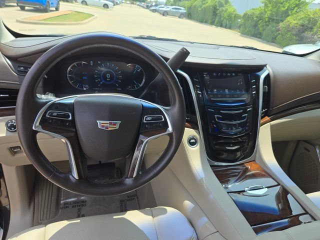Used 2017 Cadillac Escalade Premium Luxury AWD/4WD image 19