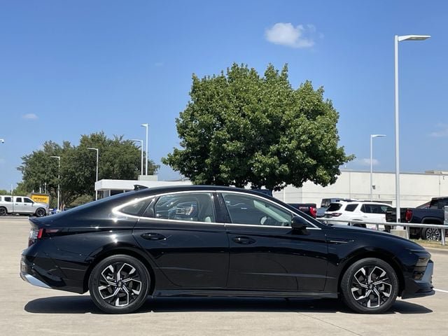 Used 2025 Hyundai Sonata SEL FWD image 3