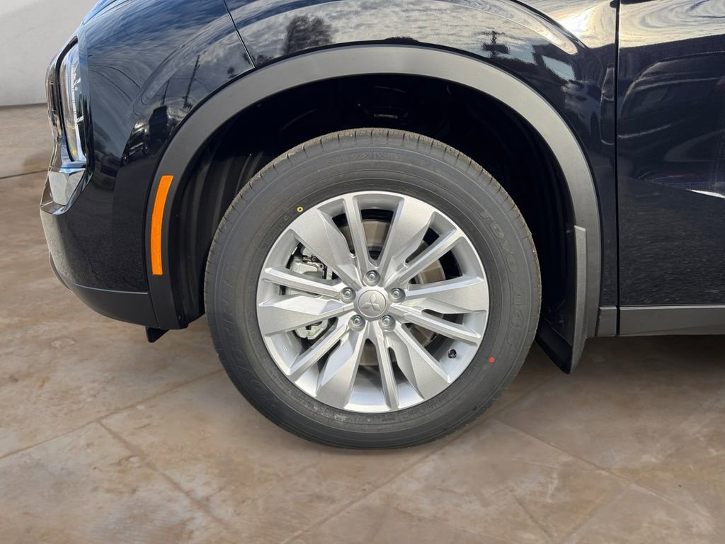 New 2026 Mitsubishi Outlander ES FWD image 14
